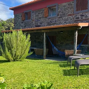Ferienhaus Madeira Bird House - House In The Mountains With Garden, São Vicente